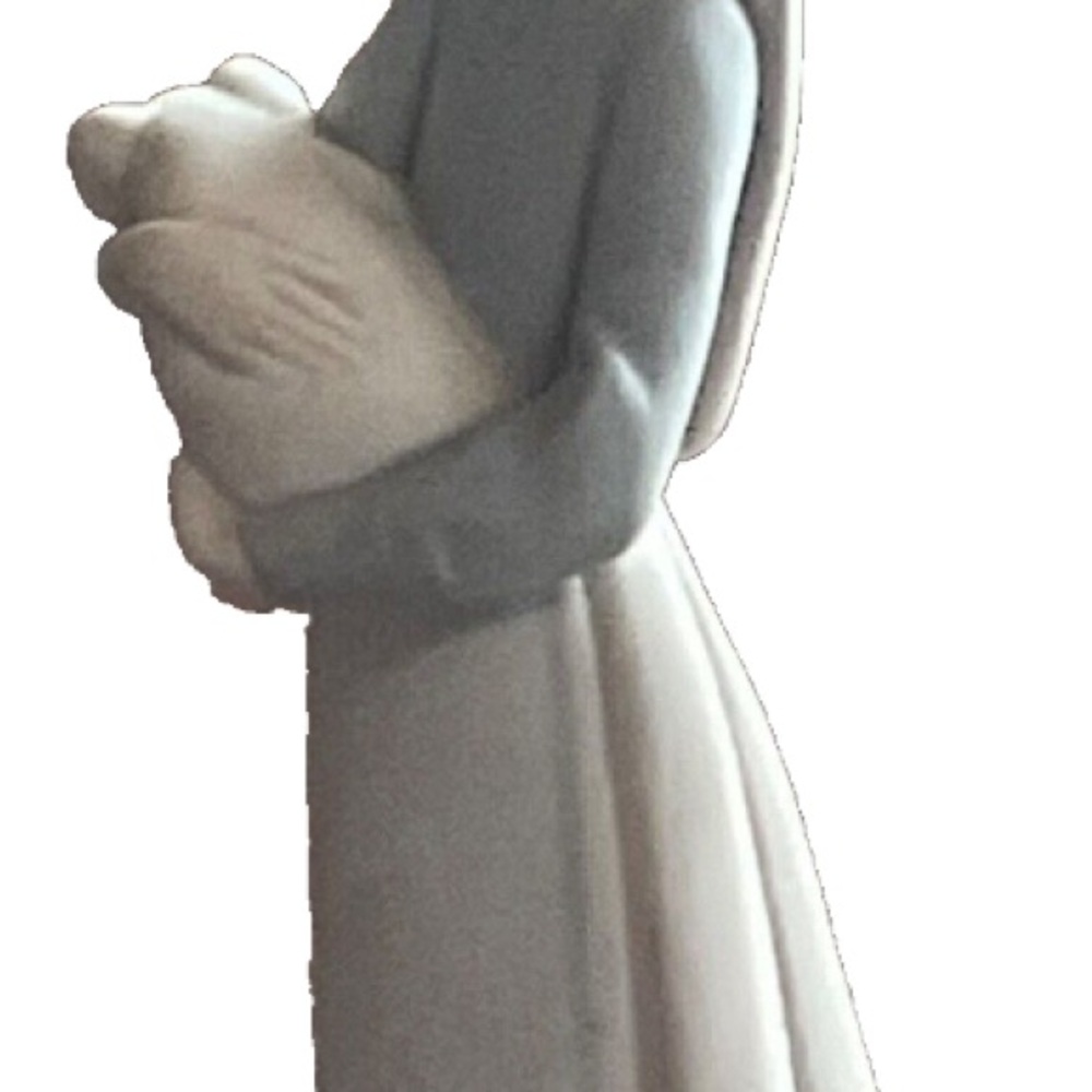LLADRO Porcelain Figurine GIRL With Pig / Piglet 7" Tall  Matt finish - Picture 2 of 5